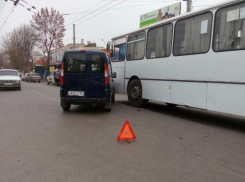 В Таганроге произошло ДТП с участием общественного транспорта 