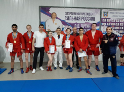 8 золотых медалей, 2 серебряные и 6 бронзовых – урожай таганрогских самбистов за 2 дня