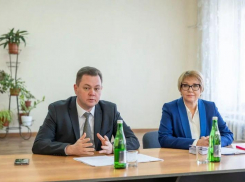 Сити-менеджер Таганрога пошел в народ заполнять «Народный журнал»