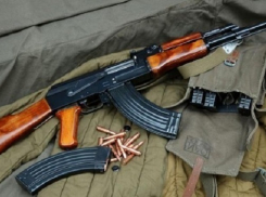 В Неклиновском районе на границе с ДНР задержали мужчину с автоматом и боеприпасами