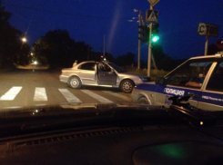 В Таганроге за ночь два автолюбителя встретились с «непреодолимым препятствием» на дороге