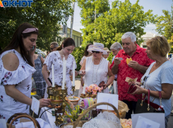 И хлебом и зрелищами будут привлекать туристов в Таганрог