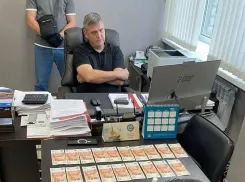 Щедро награждали сами себя: донские силовики взяли с поличным высокого чиновника Минтранса РФ Клусова