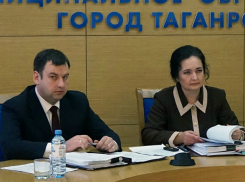 Таганрожцы высказали свое отношение к работе двух глав -  города и администрации