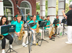 Таганрогский джаз-оркестр им. В. Парнаха даст концерт в честь Дня города