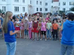 Жители Таганрога радуются отключению света