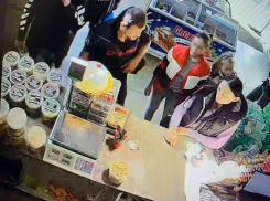 Взяли детей «на дело»: как в Таганроге воруют в продуктовых магазинах