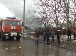 В Таганроге  произошел пожар -  сгорел гараж