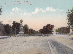 Как Пётр Великий с Лениным соперничал за место в Таганроге: краевед восстановил все перемещения двух монументов