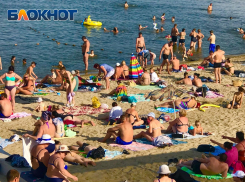 «Это не Ялта-1985, это Таганрог-2024» - море отдыхающих на нашем море