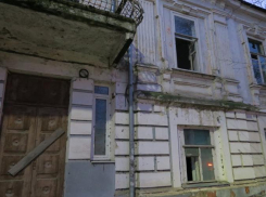 «Варварским отношением собственника к историческим зданиям» назвал блогер больницу Водников
