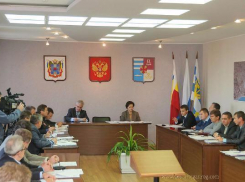 В Таганроге два чиновника сорвали заседание городской Думы
