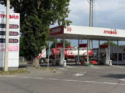 «Пользуясь случаем, продаю велосипед»: на заправках Таганрога урезали на 10 литров выдачу топлива в одни руки 