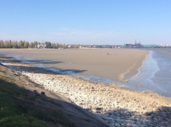 В Таганроге вместо моря появилась лунная пустыня