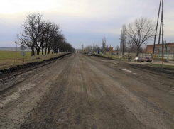 За 65 млн рублей отремонтируют дорогу в поселке Матвеев Курган