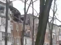 Жители пострадавшего дома винят во взрыве нерадивых жильцов квартиры