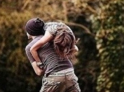 19-летний таганрожец похитил 15-летнюю девушку возле школы