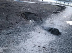 Таганрожцы вынуждены тонуть в грязи, чтобы добраться до зубного врача на улице Шило