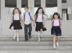 Летом готовят не только сани, но и ребёнка к школе