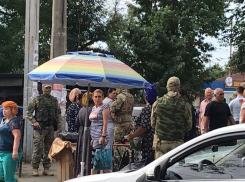 Спецподразделение ФСБ и полиция устроили рейд против сигаретной мафии Таганрога