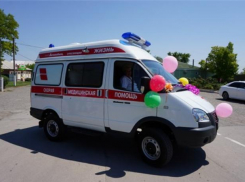 Две машины скорой медпомощи подарили жителям Неклиновского района под Таганрогом