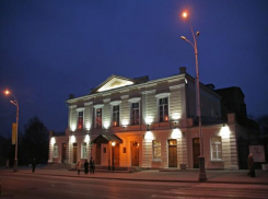 В театре им. А.Чехова рукоплескали оркестру Гуревича