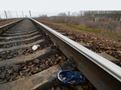  Под Таганрогом подвыпивший мужчина, сладко спавший на ж\д путях, остался без руки