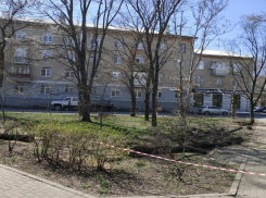 На Октябрьской площади Таганрога не стоит летом искать тенек