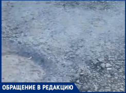 У храма в Северном районе таганрожцы ждут дорогу много-много лет 