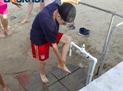 Пляж «Тополек»: ногомойка заработала, но появилась другая проблема