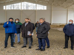 Готово на 71%: чиновники из региона оценили ход строительства ледового катка