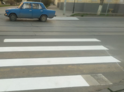 Показываем, как в Таганроге идут работы по нанесению разметки 