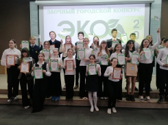 Юные таганрожцы попробовали себя в создании костюмов из вторсырья 