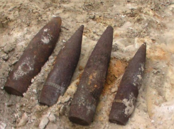 Под Таганрогом поисковики нашли 50 боевых снарядов времен ВОВ