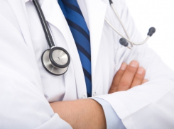 Главврачу больницы под Таганрогом назначили штраф за не рассмотрение обращений