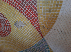 Институтская столовая в Некрасовском переулке Таганрога внезапно растрескалась