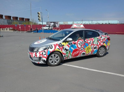 Мечтаешь водить машину? Отправляйся в автошколу «Курьер» и получай новогодние подарки