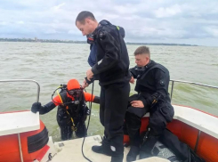 Водолазы МЧС подготовили акваторию Таганрогского залива: Бе 200 ЧС смогут безопасно забирать воду