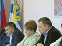 Злободневные проблемы обсуждала комиссия по ЖКХ городской Думы