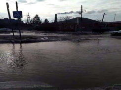 «Дом скоро уйдет под воду»: таганроженка показала очередное море в городе