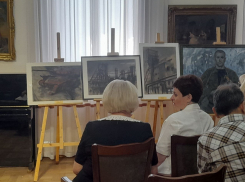 Таганрог празднует освобождение Луганска: городская галерея получила картины художников Донбасса