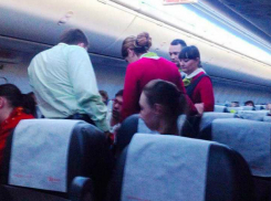  Житель Таганрога  оскандалился  на борту самолета «Болонья - Ростов»