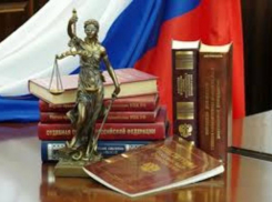 Экс-главу администрации Лакадемоновки обвиняют в мошенничестве