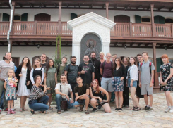 Поэт Виктор Бондарев встретился с молодежью Таганрога