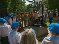 В Таганроге появились две, смотрящие в море, пушки