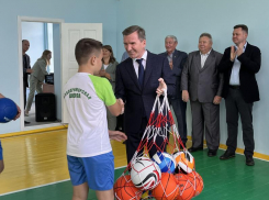 В Новоприморке открылся спортзал школ, который ремонтировали за 2.9 млн 