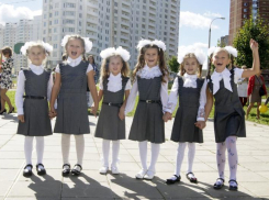 1 сентября в Таганроге будет! Цветы, белые банты, линейка