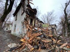 В Таганроге обрушился аварийный дом по улице Чехова