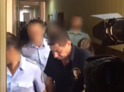 Майор, расстрелявший на трассе Ростов-Таганрог экс-родственников, отказался общаться с журналистами