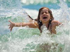 Эпидемиологи разрешили купаться на одном таганрогском пляже